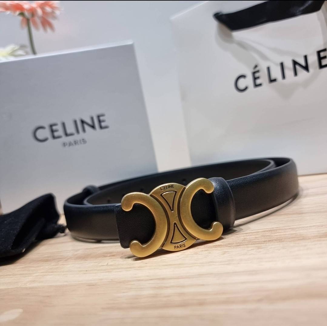 Celine belt with gift box set เข็มขัดซีลีนสุดคลาสสิค วินเทจ เรียบง่าย ผู้ดี เป็นซิกเนเจอร์ ด้วยดีไซน์อะไหล่สีทองวินเทจ ทำให้ใช้งานเป็น everyday use ได้เลย วัสดุหนังอย่างดี