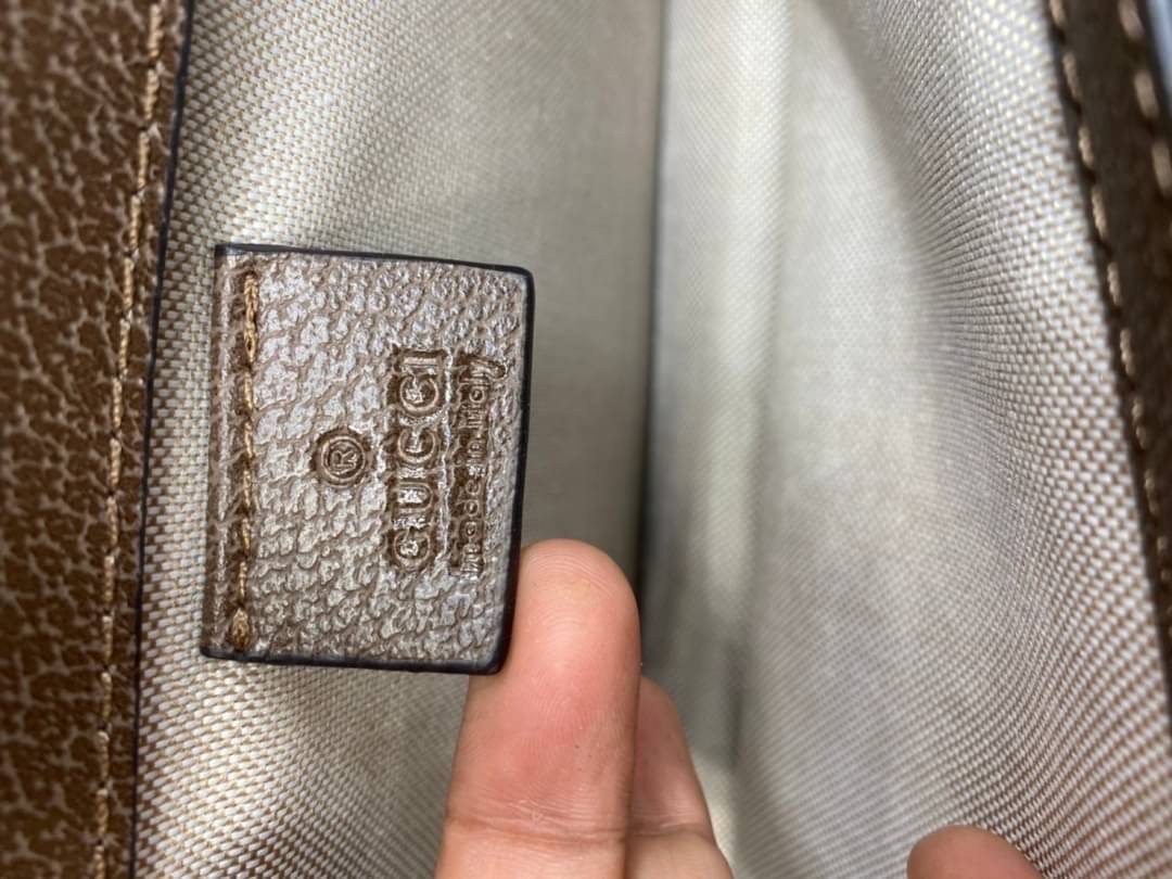 GUCCI Dionysus GG Top Handle Bag กระเป๋าสะพายไหล่ พร้อมหูจับในตัว ดีไซน์ให้ใช้งาน และพกพาได้สะดวกขึ้น ดึงดูดและสะกดสายตา รุ่นหายาก ที่สาวๆตามล่า!!