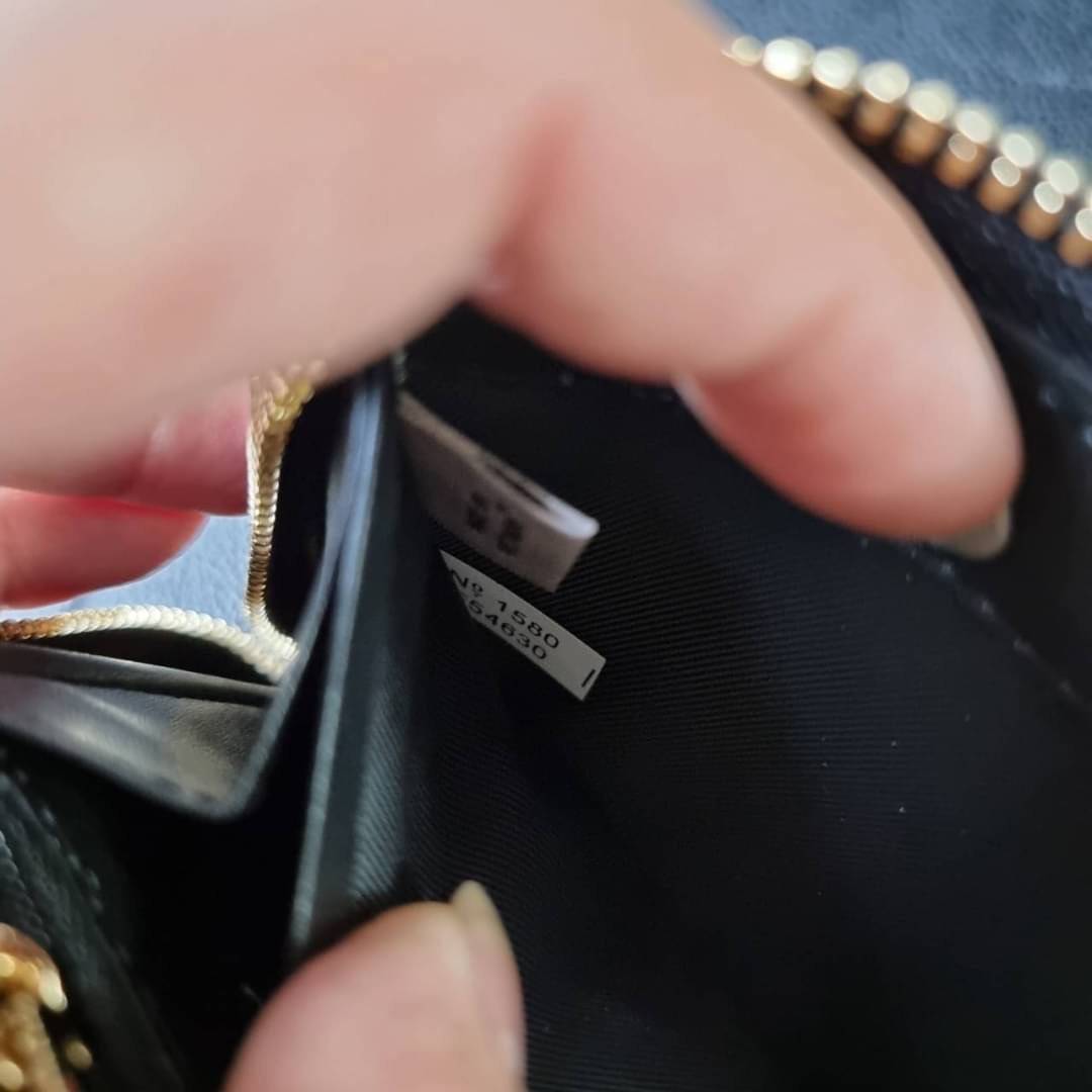 COACH F54630 ACCORDION ZIP WALLET IN SIGNATURE COATED CANVAS WITH LEATHER STRIPE กระเป๋าสตางค์ใบยาวรุ่นคลาสสิค คัดสีขายดีมาให้กันเลยจ้า ♥️ วัสดุหนังแคนวาสเคลือบลาย เปิด-ปิดด้วยซิปรอบ รูดใช้งานง่าย ใส่บัตรได้ มีช่องซิปใส่เหรียญ ใส่มือถือได้ พกใบนี้ใ