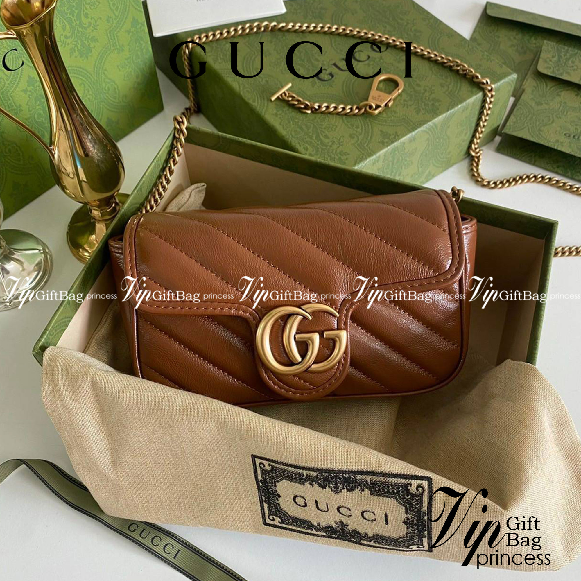 หนังแท้ GUCCI GG Marmont matelasse super mini bag / GG Marmont super mini quilted leather shoulder bag กระเป๋าสะพายข้างใบเล็ก น้องมินิ น่ารั๊กมุ้งมิ้ง วัสดุหนังแท้เชฟรอน สายสะพายแบบโซ่ อะไหล่ทองหรูหรา ด้านหน้าประดับโลโก้แบรนด์หรู ทนทาน แข็งแรง น้ำหนักเบา 