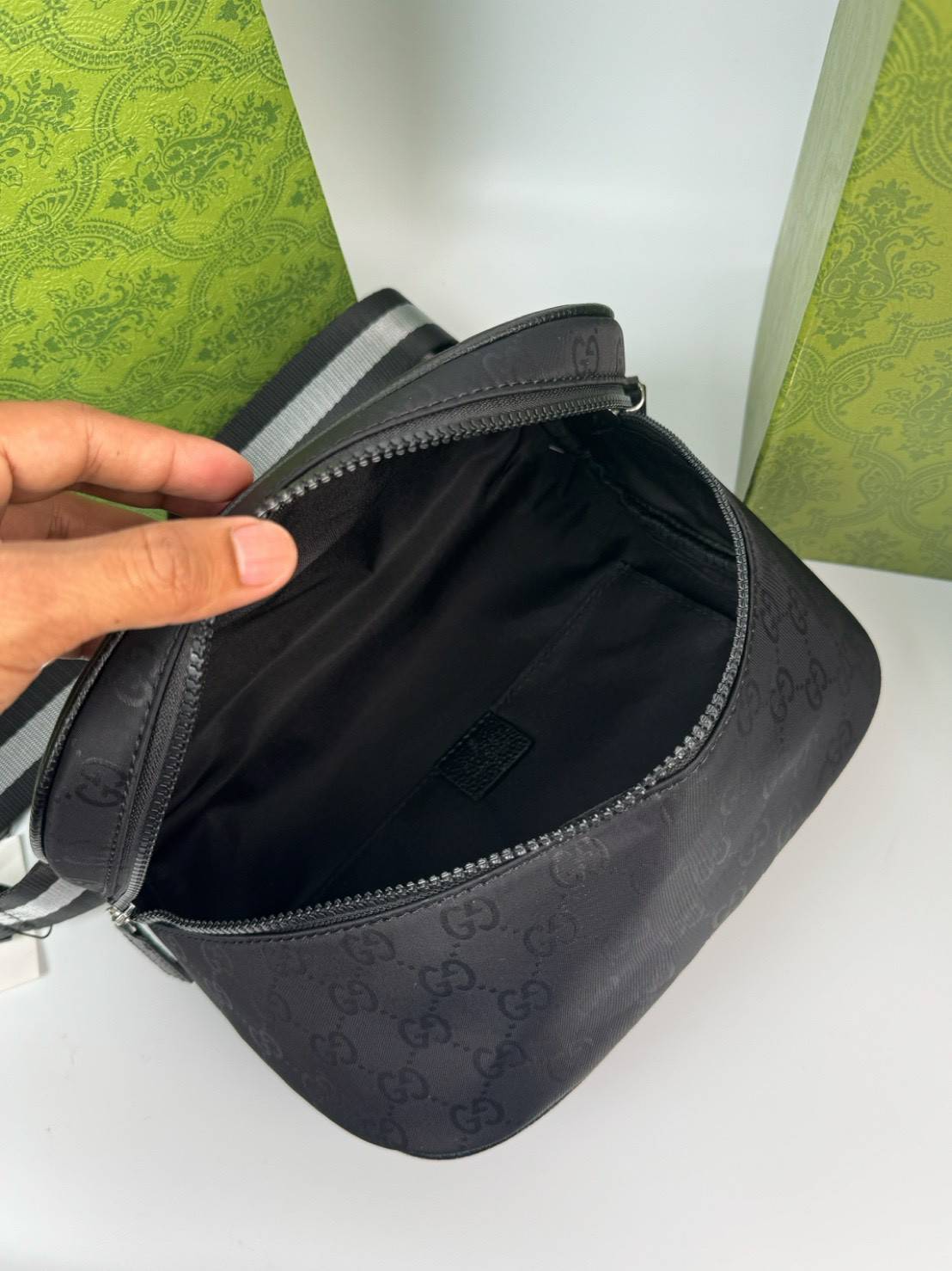 ORI หนังแท้ | GUCCI Nylon Belt bag Black กระเป๋าคาดอก คาดเอว ดีไซน์วินเทจ โทนสีดำสุดคลาสสิก