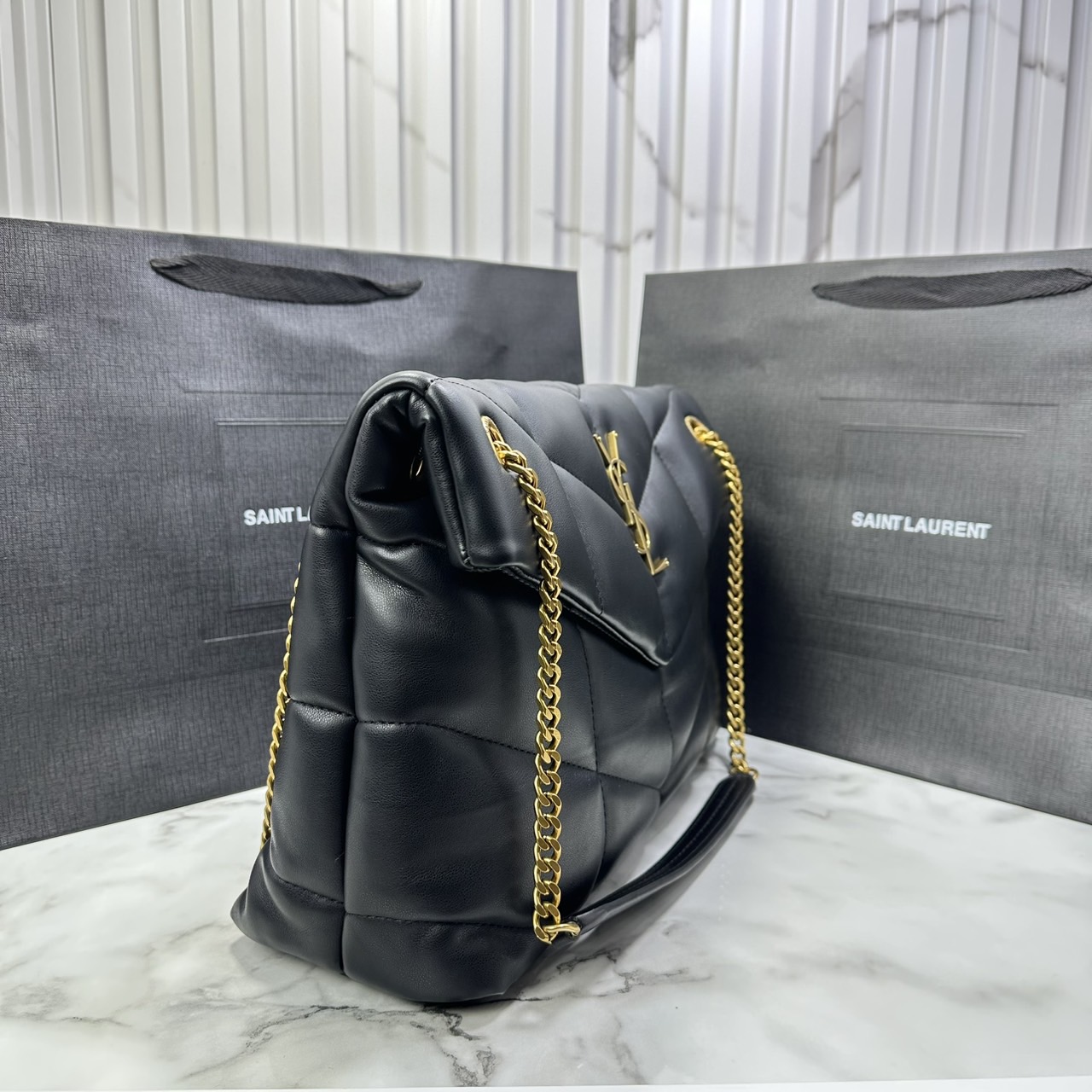 ORI หนังแท้ | 32cm YSL PUFFER Medium in Nappa leather กระเป๋าสะพายรุ่นยอดนิยม ทรงสวย ใช้ได้บ่อยไม่มีเบื่อ วัสดุหนังสัมผัสนิ่มมือ ดีไซน์เรียบหรู ดูแพง สะพายได้หลากหลาย