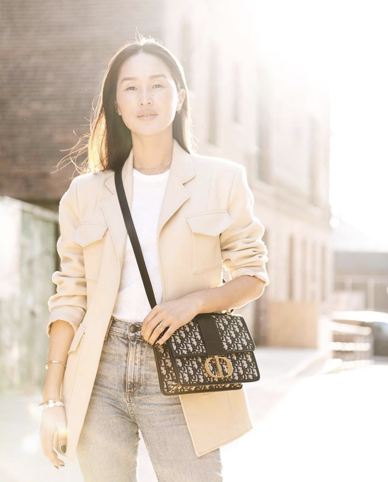 หนังแท้ CHRISTIAN DIOR 30 MONTAIGNE BAG Oblique Jacquard เอกลักษณ์ของความหรู น้ำหนักเบา ไอเท็มหายาก!! Best seller!! ยกให้น้องเลย!! ดีไซน์เรียบหรูในความเป็นเอกลักษณ์ ใช้งานง่าย สะดวก ได้ทุกโอกาส แนะนำเป็น everyday bag ติดตัวไว้เลยจ้าสาวๆ พร้อมส่งที่ไทย ภาพ