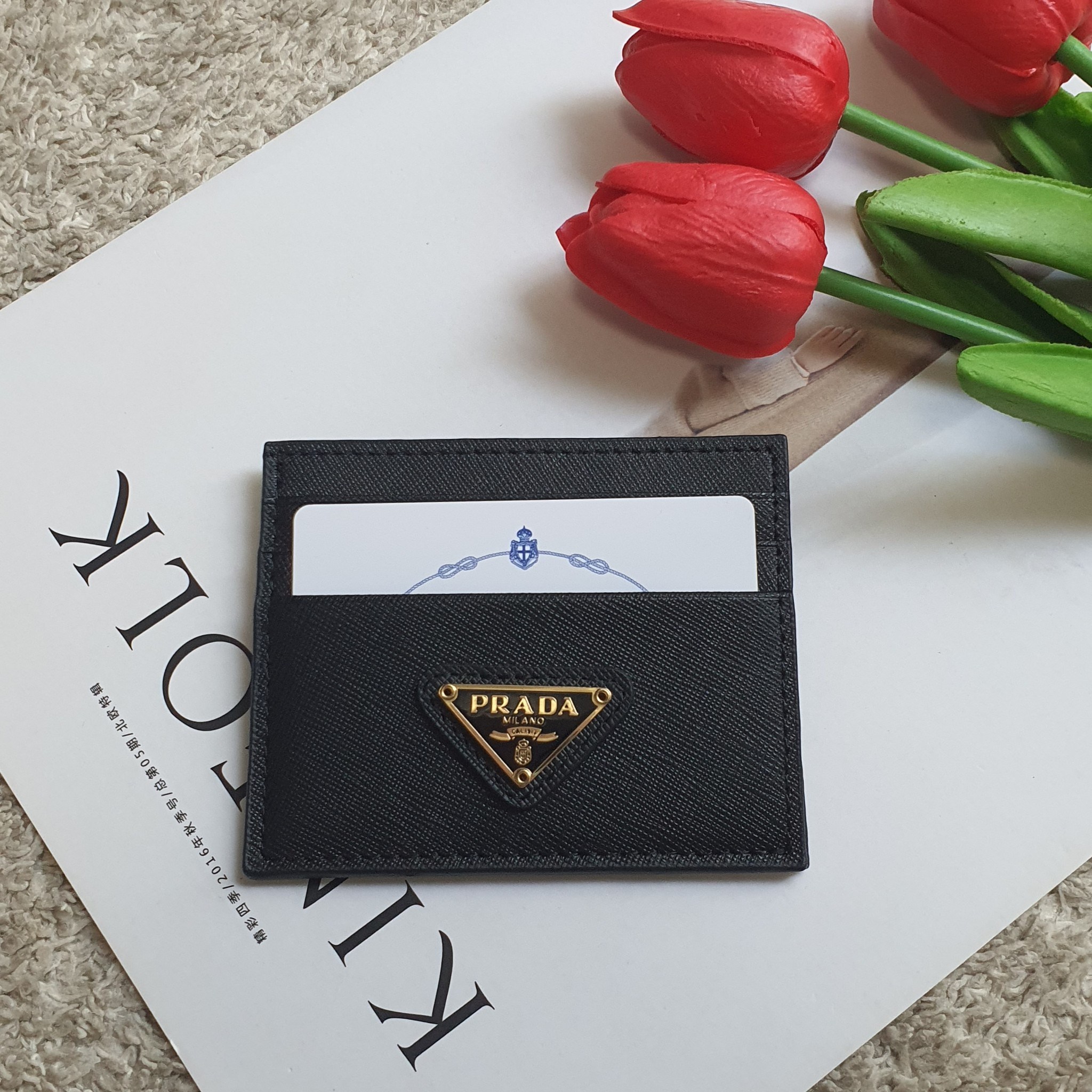 PRADA CARD HOLDER IN BLACK(GWP) 💳 จากพรีเมี่ยมกิ้ฟแบรนด์หรู