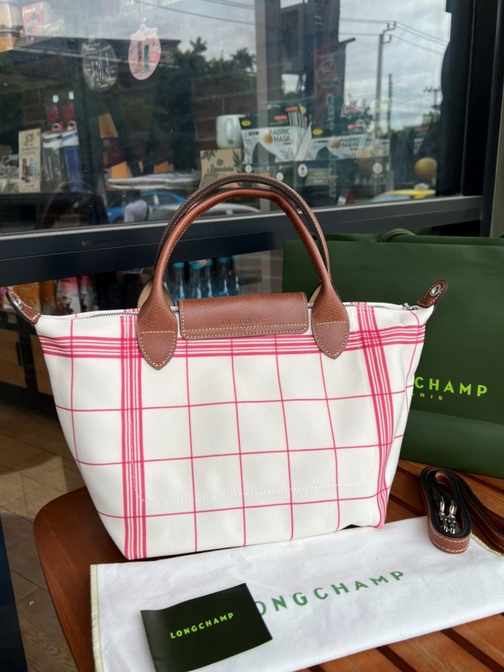 LONGCHAMP LE PLIAGE TORCHON Top handle bag - Red กระเป๋าถือขนาดเล็ก วัสดุผ้าฝ้าย อะไหลเงิน ตัดแต่งด้วยหนังวัวแท้ ผสมผสานแนวคลาสสิกแบบมินิมอลศิลปะการพับกระดาษแบบญี่ปุ่นดั้งเดิม