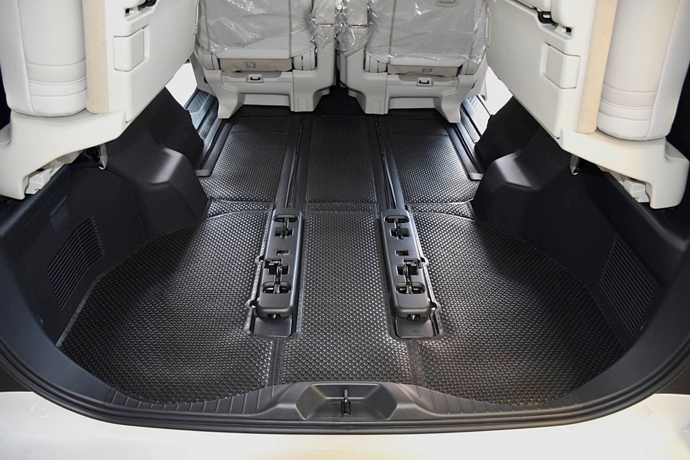 พรมปูพื้นรถยนต์ LEXUS LM300h , LM350h พรมกระดุมเล็ก เลกซัส แอลเอ็ม เข้ารูป เต็มคัน