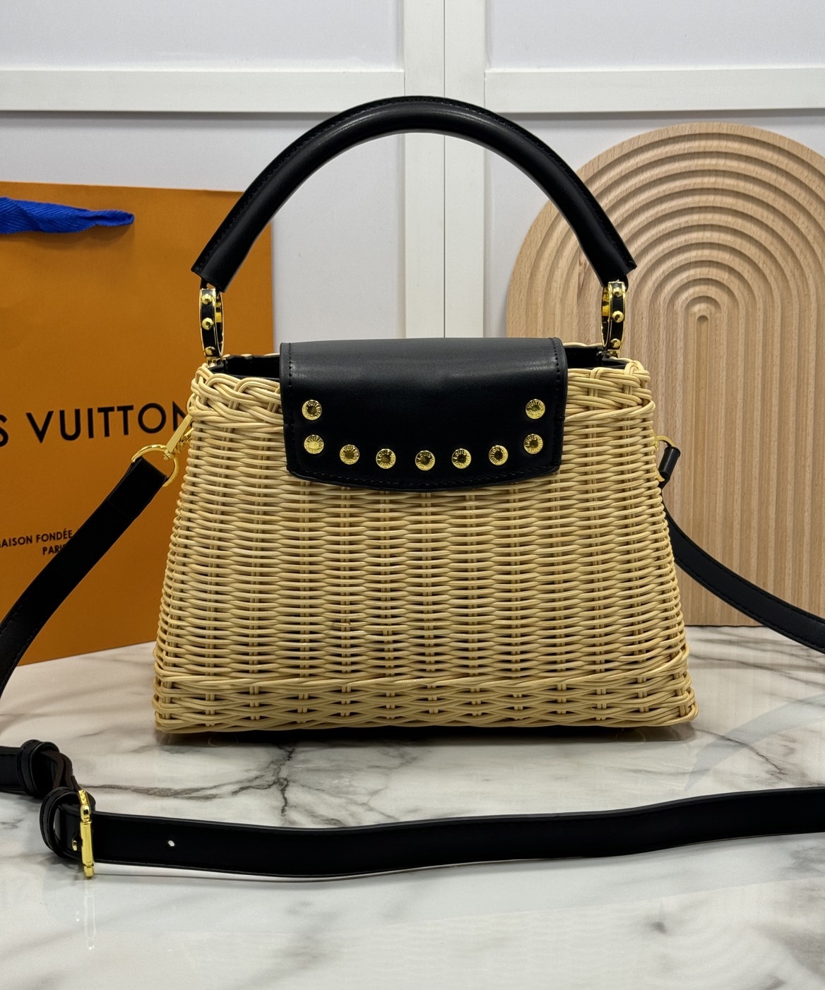 LV Wicker Capucines BB Bag / LV Capucines BB braided rattan Bag กระเป๋าถือพร้อมสายสะพายทรงบัคเก็ตสานขึ้นรูปสวยงามตามรูป เกรดออริ เทียบแท้ 1:1 ใช้งานต่างประเทศได้