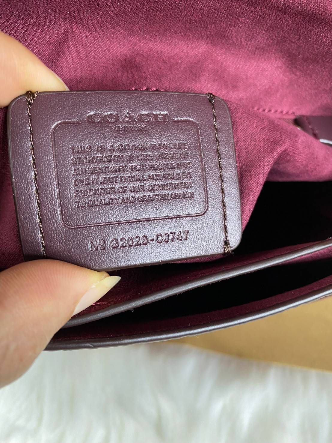 COACH BEAT SADDLE BAG WITH HORSE AND CARRIAGE C0747 ฮอตไฟลุก! สีหายาก ละมุนคุณหนู คอลเลคชั่นใหม่ ดีไซน์หรูหรา พิเศษมากๆมาพร้อมสายสะพาย 2 เส้น ใช้คู่กันหรือแยกสะพายก็สวยครบสูตร กระเป๋าสะพายทรง saddle คลาสสิค เปิด-ปิดด้วยกระดุมแน่นหนา ภายในเป็นช่องโล่ง ใส่ข