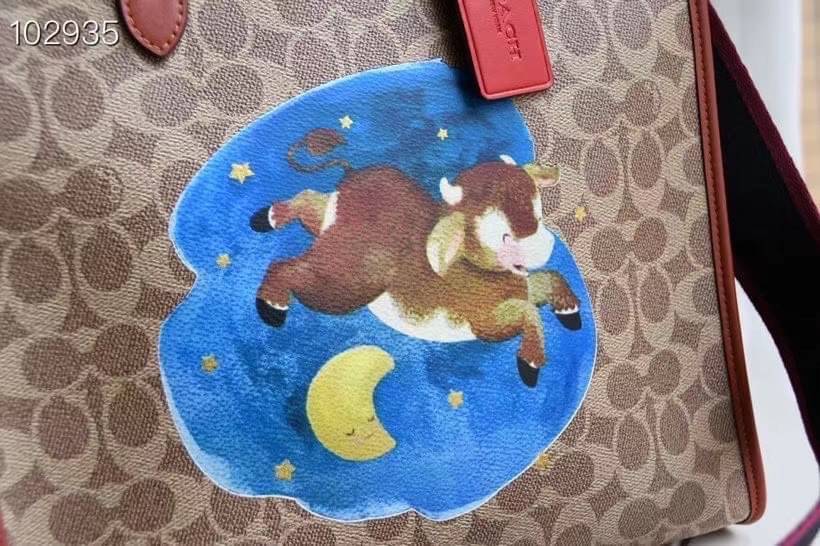 ของแท้ Coach LUNAR NEW YEAR FIELD TOTE IN SIGNATURE CANVAS WITH OX