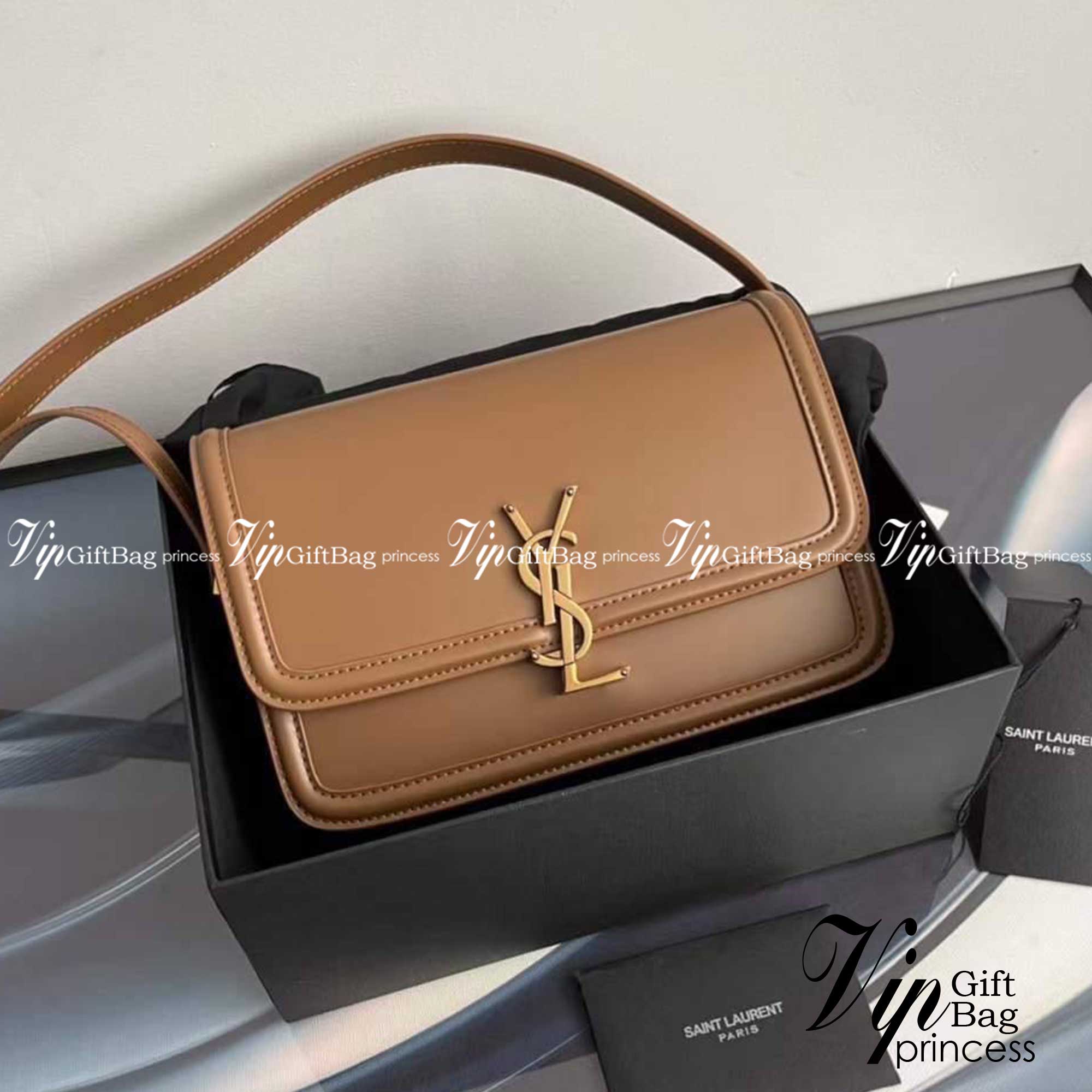YSL Solferino medium crossbody bag คอลเล็คชั่นน้องโรเซ่ ROSE BLACKPINK ที่สุดแห่งความคลาสสิก เกรดออริจินอล หนังสวยมาก กระเป๋าสะพายรุ่นที่สาวๆ ทุกคนควรมีติดตู้ ภาพถ่ายจากงานขายจริง สวยตามรูป ไม่ผิดหวังค่ะ