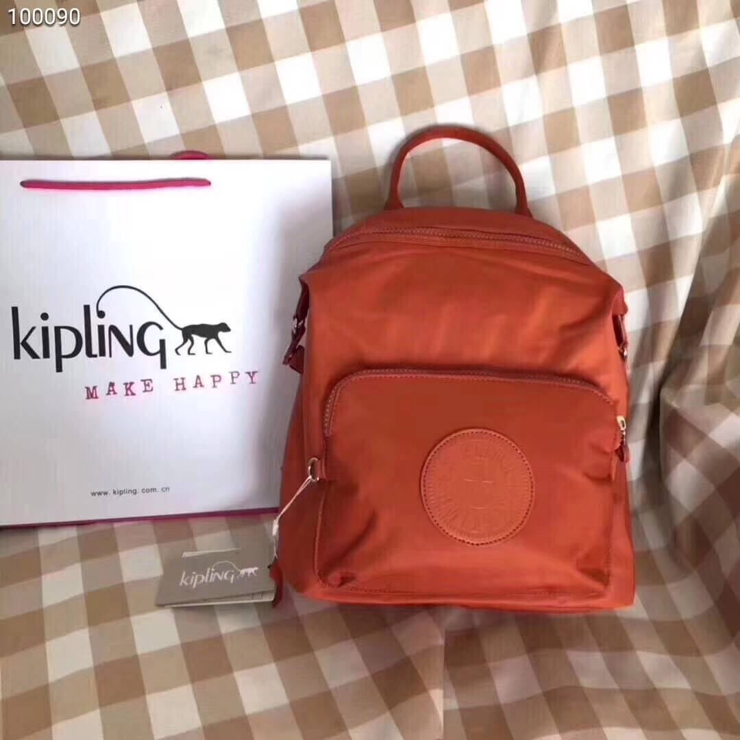 kipling mini bagpack กระเป๋าเป้ขนาดกลางกำลังดี วัสดุไนลอนกันน้ำ ปานกลาง ด้านหน้ามีช่องเล็ก โลโก้แบรนด์ มาพร้อมพวงกุญแจ ลายหินอ่อนรูปหัวใจ ช่องใหญ่เปิดปิดด้วยซิปบน ภายใน แบ่งช่องเป็นสัดส่วน มีช่องเล็ก และช่องซิปค่ะ