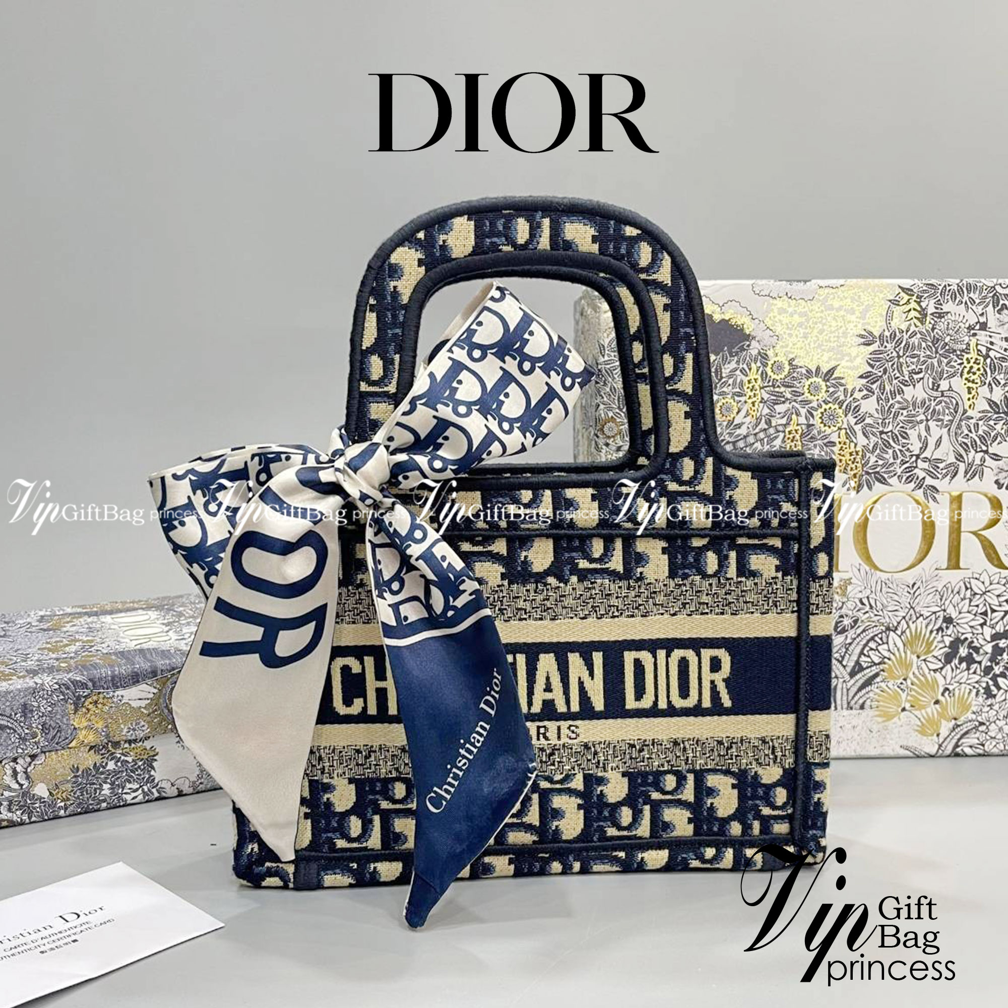 MINI DIOR BOOK TOTE 22cm Blue / Gray Dior Oblique Embroidery กระเป๋าถือทรง Shopping ขนาดมินิน่ารัก สวยคลาสสิค พกพาสะดวก ใช้งานง่ายสุดๆ วัสดุงานทอละเอียด ภายในโล่งกว้าง ภาพสินค้าถ่ายจากงานขายจริง ใช้งานต่างประเทศได้