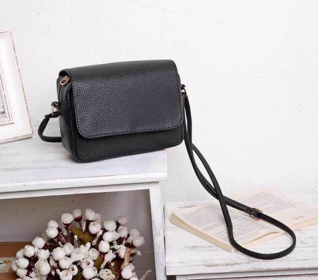 กระเป๋าสะพาย H&M รุ่น cross body bag มี 4 สี : ดำ , ชมพูนู๊ด , เหลือง , มิ้นท์