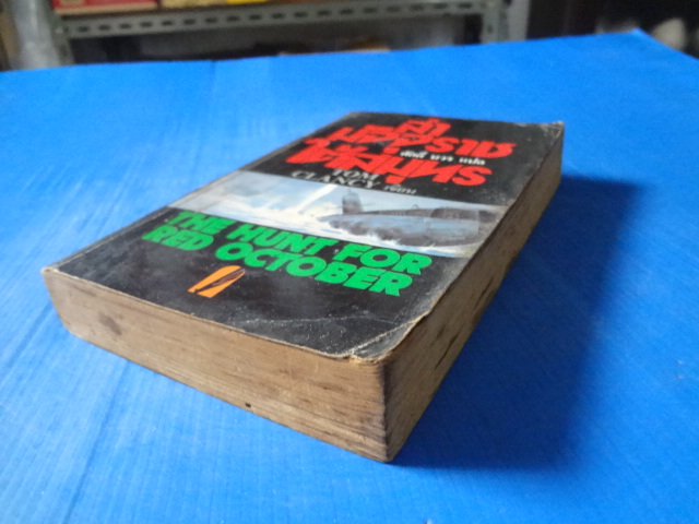 ล่ามัจจุราชใต้สมุทร THE HUNT FOR RED OCTOBER BY TOM CLANCY แปลโดย ศักดิ์ บวร