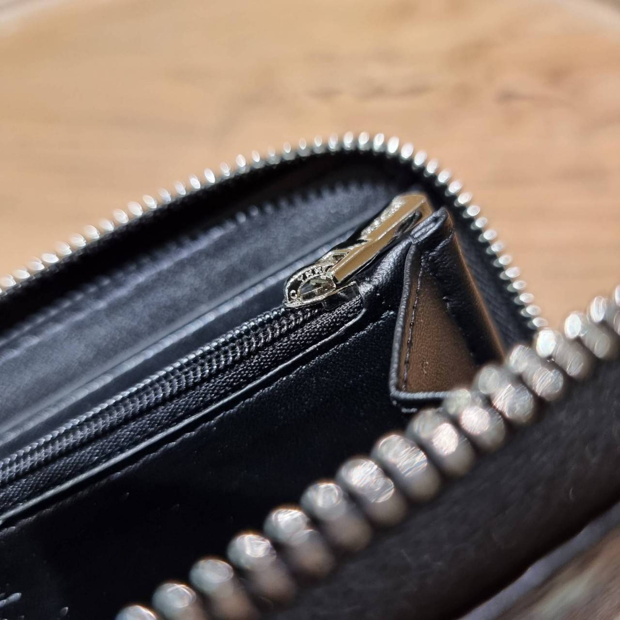 COACH ACCORDION ZIP WALLET IN SIGNATURE CANVAS WITH PRAIRIE ROSE / JUMBO FLORAL / CAMO ROSE FLORAL / MEDLEY BOUQUET PRINT ((F31572/F39189/F26290/F2859)) สวยคลาสสิคไม่มีใครเกิน!! กระเป๋าสตางค์ใบยาว ลวดลายสวย สีสันโดดเด่น วัสดุหนังแคนวาสเคลือบ เปิด-ปิดด้วยซ