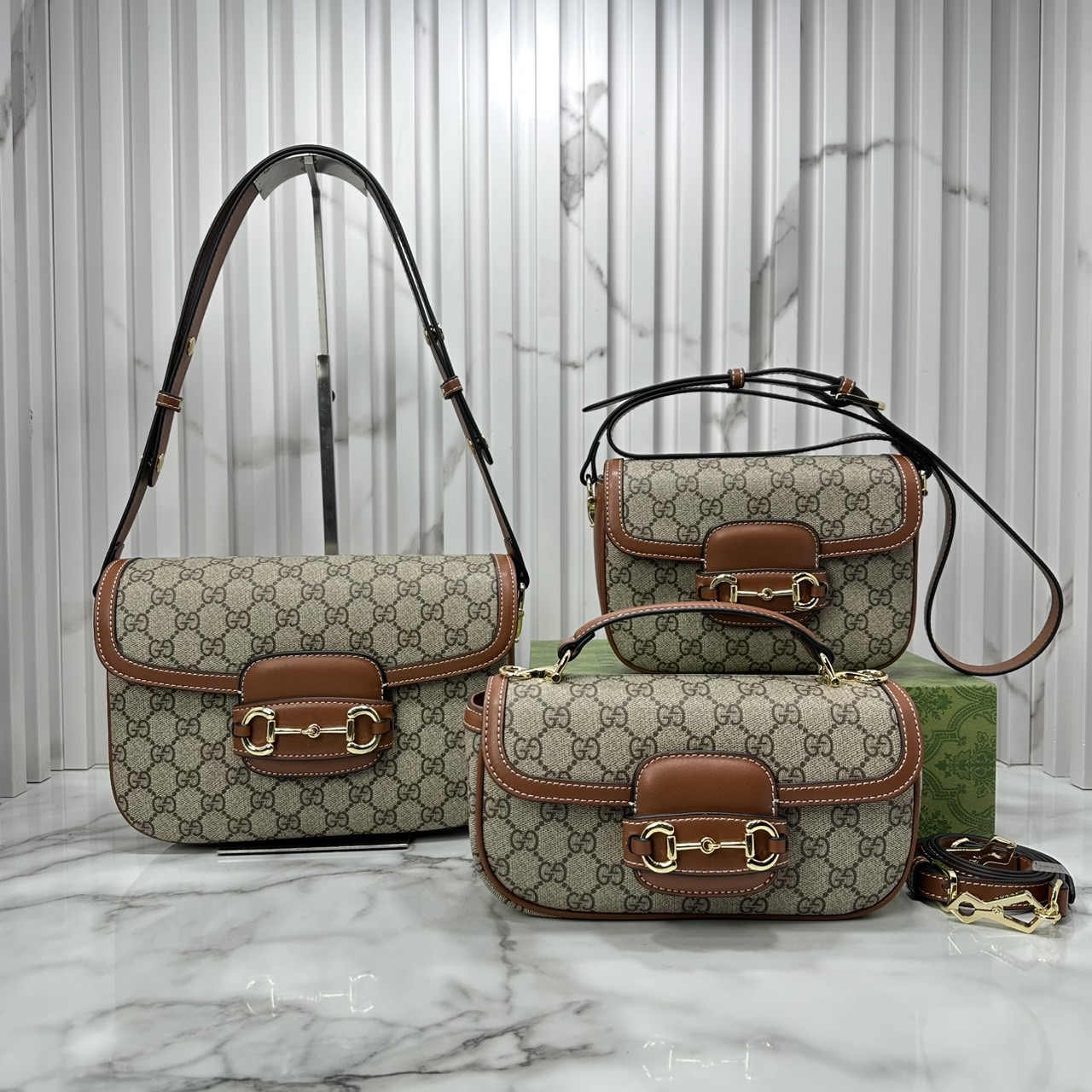 Gucci Horsebit 1955 Soft small shoulder bag ปรับโฉมใหม่เรียบสวยหรู กระเป๋าสะพายไหล่/สะพายข้างทรงคลาสสิค สวยผู้ดี ดารา เซเลปใช้กันเพียบ สวยอยู่ทรง
