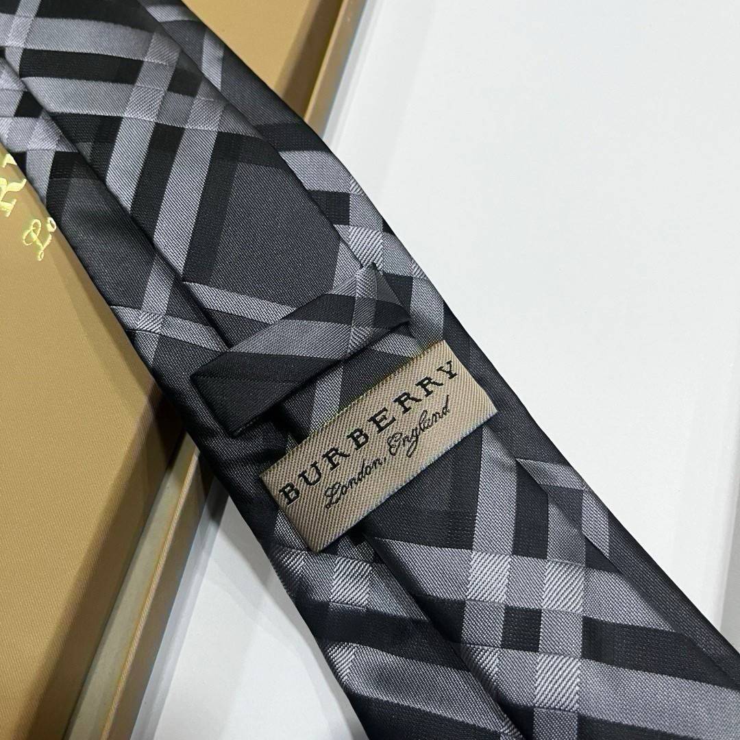 TOP ORI | BURBERRY NECKTIE THE BEST QUALITY Check Silk Tie เกรดเทียบแท้เทพดีสุด เนคไทแบรนด์เนมเบอร์เบอรี่ ผ้าไหมอิตาลี่ทอละเอียดปราณีตทุกเส้นทำมือสวยคมชัด