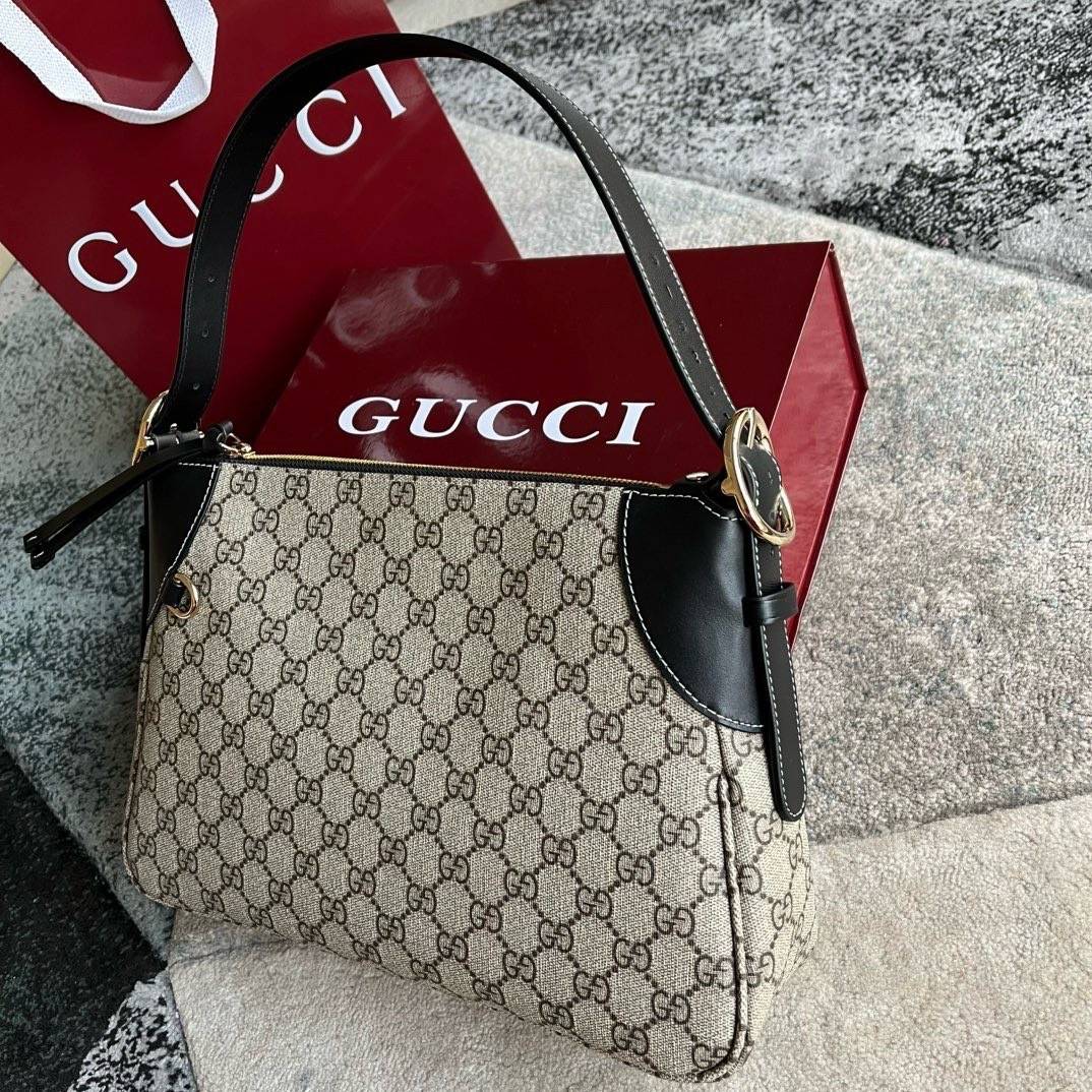 GUCCI GG Emblem medium shoulder bag กระเป๋าสะพายทรงใหม่สวยคลาสสิค เกรดหนังแท้ แคนวาสแท้ พิมพ์ลายคมชัด 🤍 เกรดออริจินอล สลับแท้
