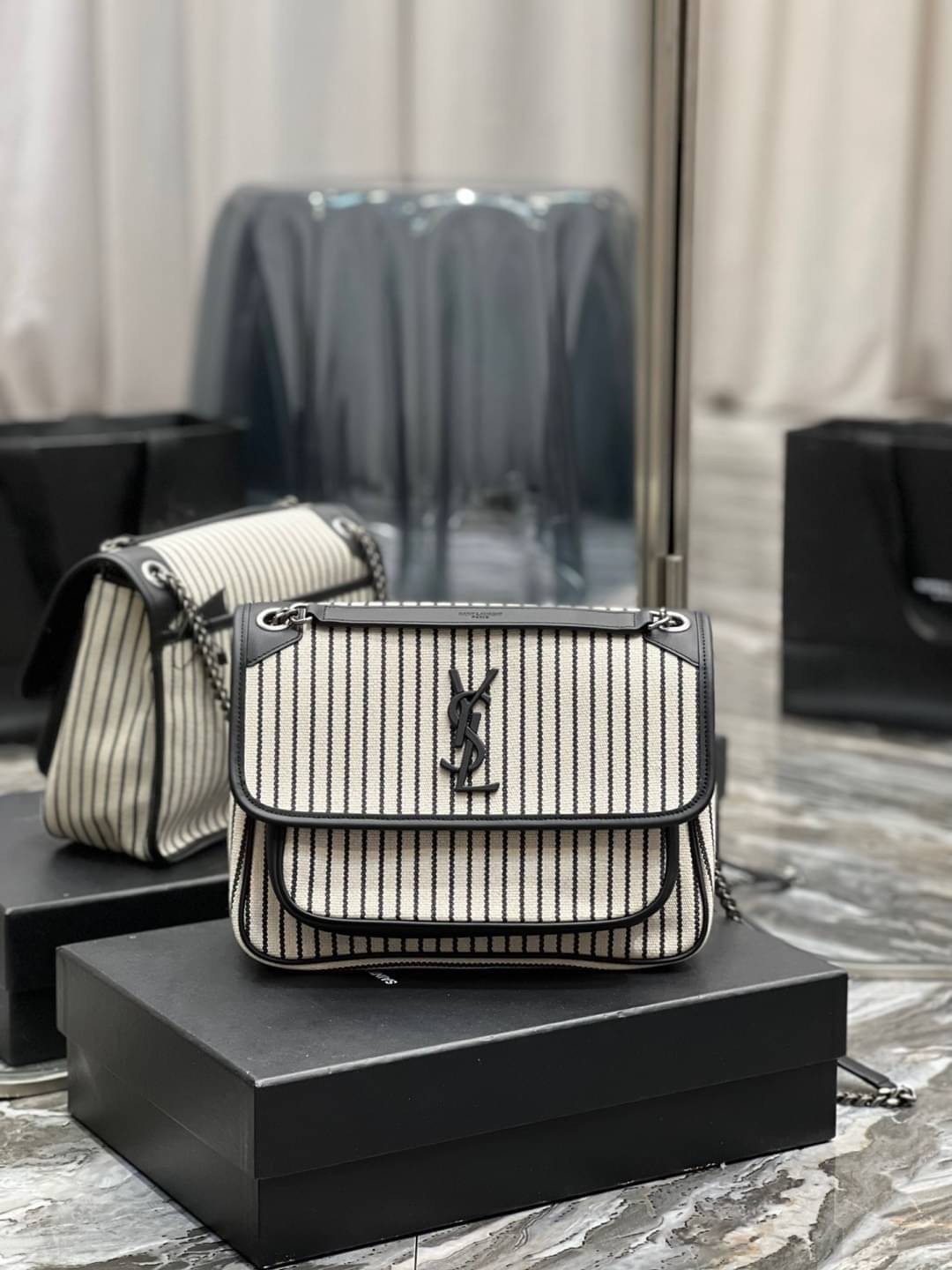 YSL Niki Medium Striped Canvas Shoulder Bag / YSL Niki Striped / YSL NIKI MEDIUM CHAIN BAG IN CANVAS เกรดเทพ ออริจินอล งานหนังแท้และผ้าแคนวาสอย่างดี ภาพถ่ายจากงานขายจริง ใช้งานต่างประเทศได้