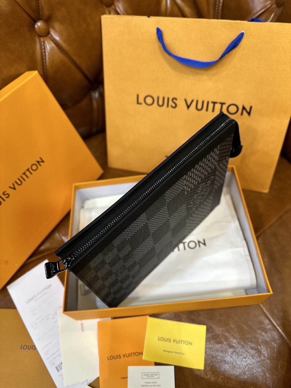 พร้อมส่ง 15 แบบ LV Pochette Voyage MM / LV Clutch กระเป๋าถือทรงคลัช ทรงพอช เกรดออริ สลับแท้ 1:1 ใช้ต่างประเทศได้ ใช้ได้ทั้งชายหญิง