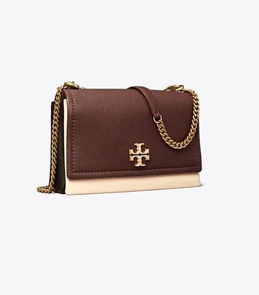 TORY BURCH LIMITED-EDITION SHOULDER BAG รุ่นลิมิเต็ด กับกระเป๋าสะพายไหล่ทรงผู้ดี ที่ผลิตมาในจำนวนจำกัด โดดเด่นด้วยอะไหล่ทองคลาสสิคหรูหรา