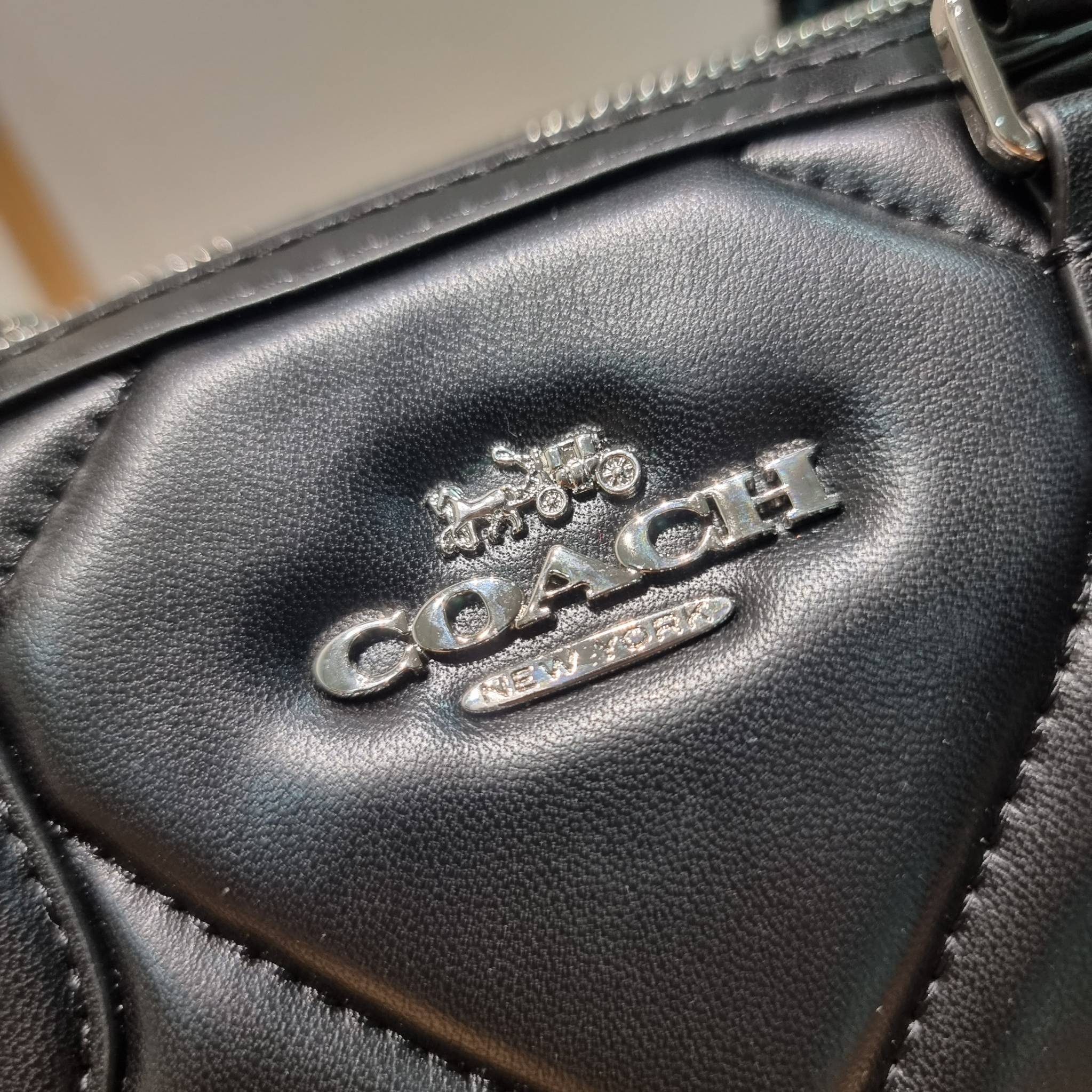 COACH ROWAN SATCHEL WITH PUFFY DIAMOND QUILTING CJ610 พร้อมส่ง กระเป๋าสะพายทรงหมอน ขนาดกำลังสวย คอลเลคชั่นสุดคลาสสิค ที่ดีไซน์เพิ่มความหรู
