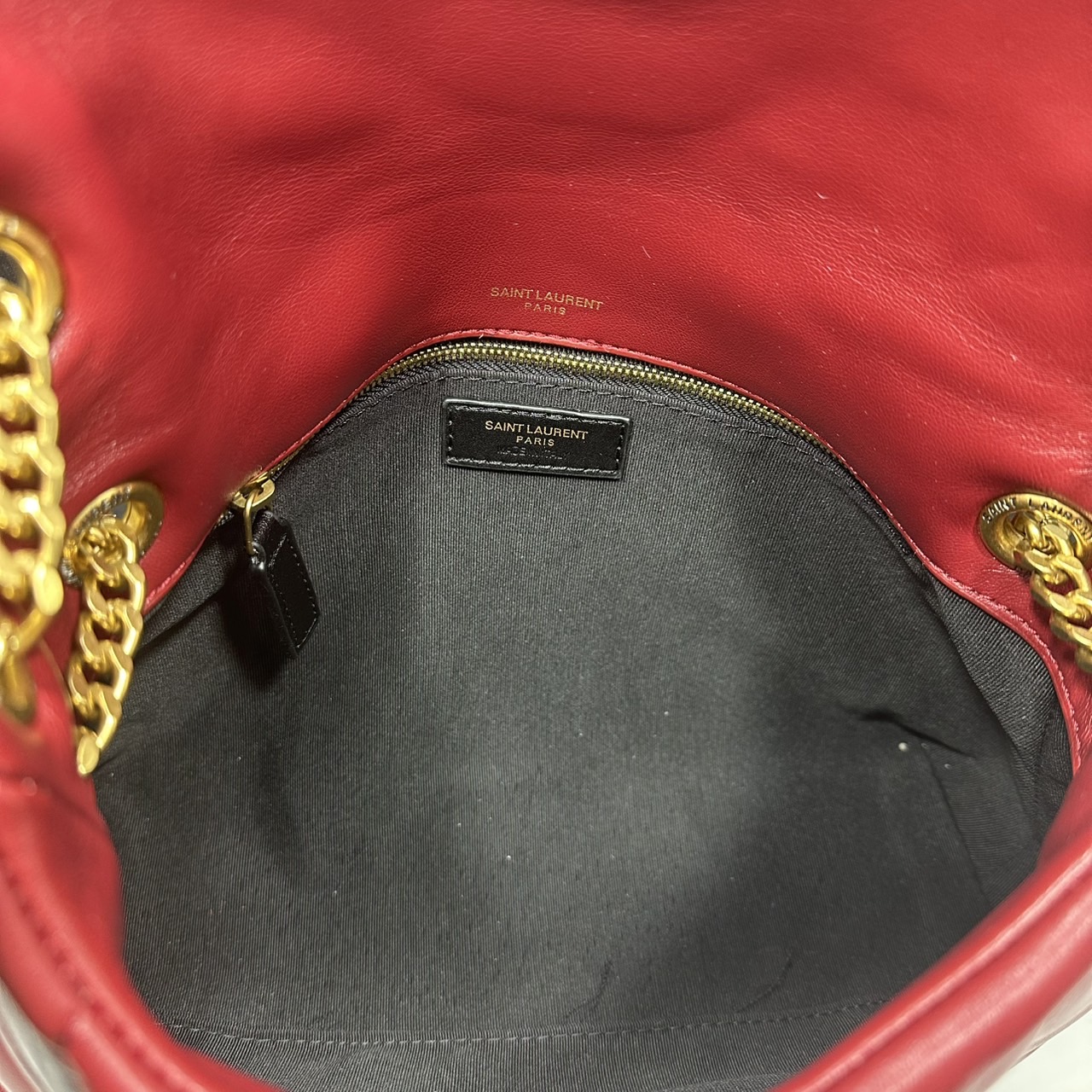 ORI หนังแท้ | 28cm YSL PUFFER SMALL in Nappa leather กระเป๋าสะพายรุ่นยอดนิยม ทรงสวย ใช้ได้บ่อยไม่มีเบื่อ วัสดุหนังสัมผัสนิ่มมือ ดีไซน์เรียบหรู ดูแพง สะพายได้หลากหลาย