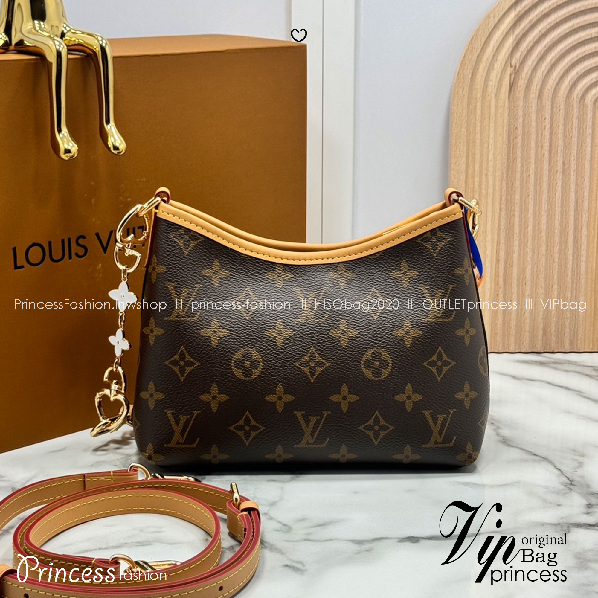 ORI หนังแท้ | LV Mini CarryAll Monogram canvas กระเป๋าสะพายไซ์เล็ก แครี่ออลรุ่นใหม่ มาพร้อมห่วงโซ่หัวใจห้อยสุดคิ้ว และสายสะพายแยกถอดได้ สวยหรูคลาสสิก