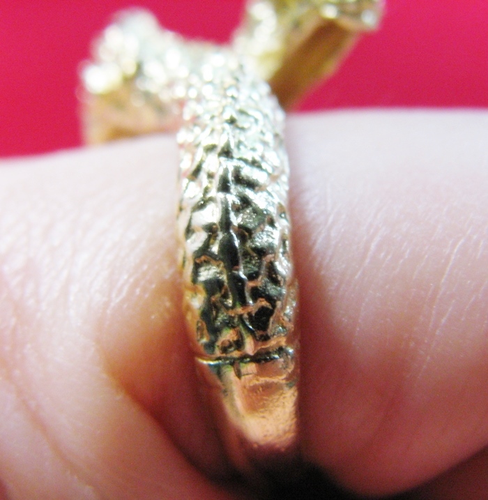 สินค้าเลิกผลิตค่ะ แหวนพญานาคทองเหลืองสองเศียร เสริมบารมี คุ้มครองค่ะ