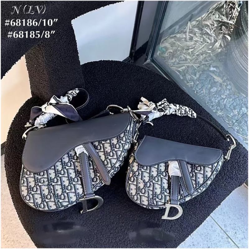 DIOR Saddle bag with shoulder strap Dior Oblique jacquard fabric and smooth Leather กระเป๋าสะพายทรงอานม้า กระเป่าที่มีเอกลักษณ์สวยงามเหนือกาลเวลา รุ่นใหม่ฝาพับแบบหนัง ทรงสวยไม่ซ้ำใคร