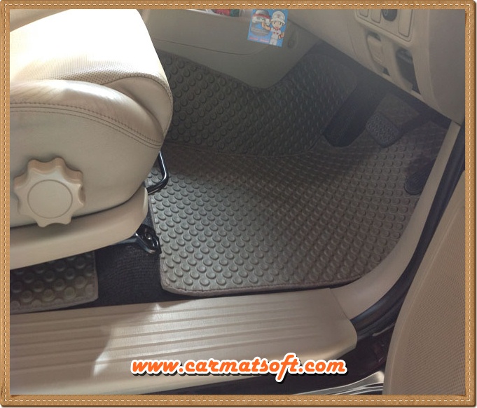 พรมปูพื้นรถยนต์Toyota Fortuner ปี 2005-14 พรมลายกระดุม สีเทาเต็มคัน