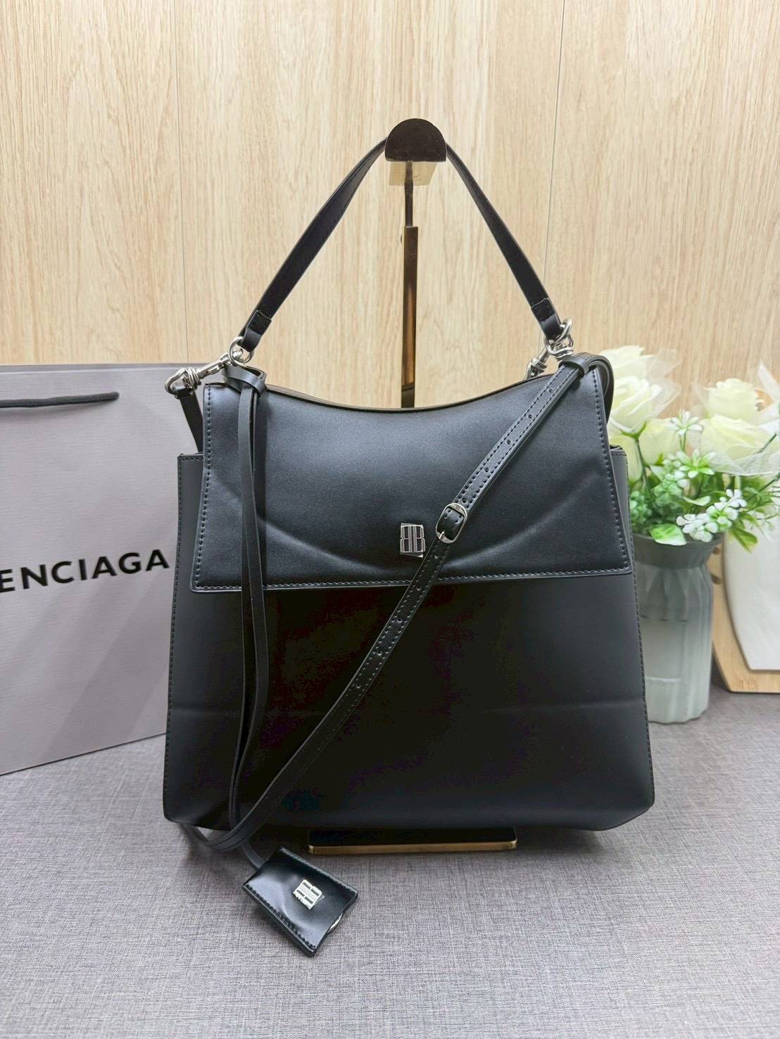 ORI หนังแท้ | Balenciaga Nano Medium Top Handle Bag 27cm กระเป๋าสะพายทรงโท้ท ดีไซน์ใหม่สวยเก๋ตามแบบฉบับแบรนด์