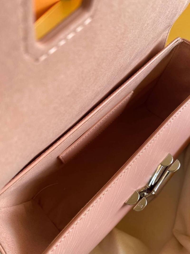 VIP 】หนังแท้ LOUIS VUITTON Epi Twist Shoulder Bag MM 4 สี พร้อมส่งที่ไทย