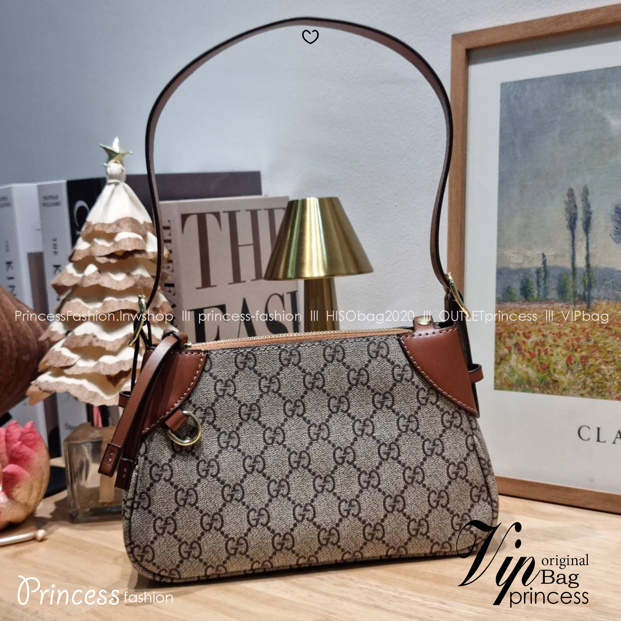 GUCCI GG emblem small shoulder bag กระเป๋าสะพายทรงพอช ขนาดน่ารักมากๆ ทรงสวยคลาสสิค เทรนด์กระเป๋าปุ๊กปิ๊กมาแรงมาก