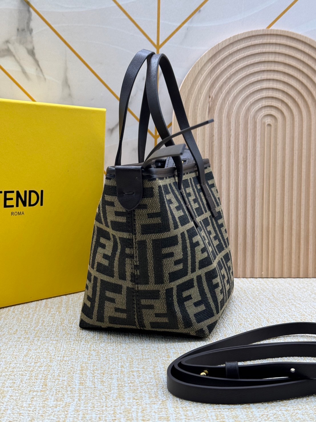 Fendi Roll Mini FF jacquard mini bag / YSL TOTE BAG MINI กระเป๋าสะพายทรงโท้ทไซส์มินิ เกรดออริ 1:1 ใช้งานต่างประเทศได้