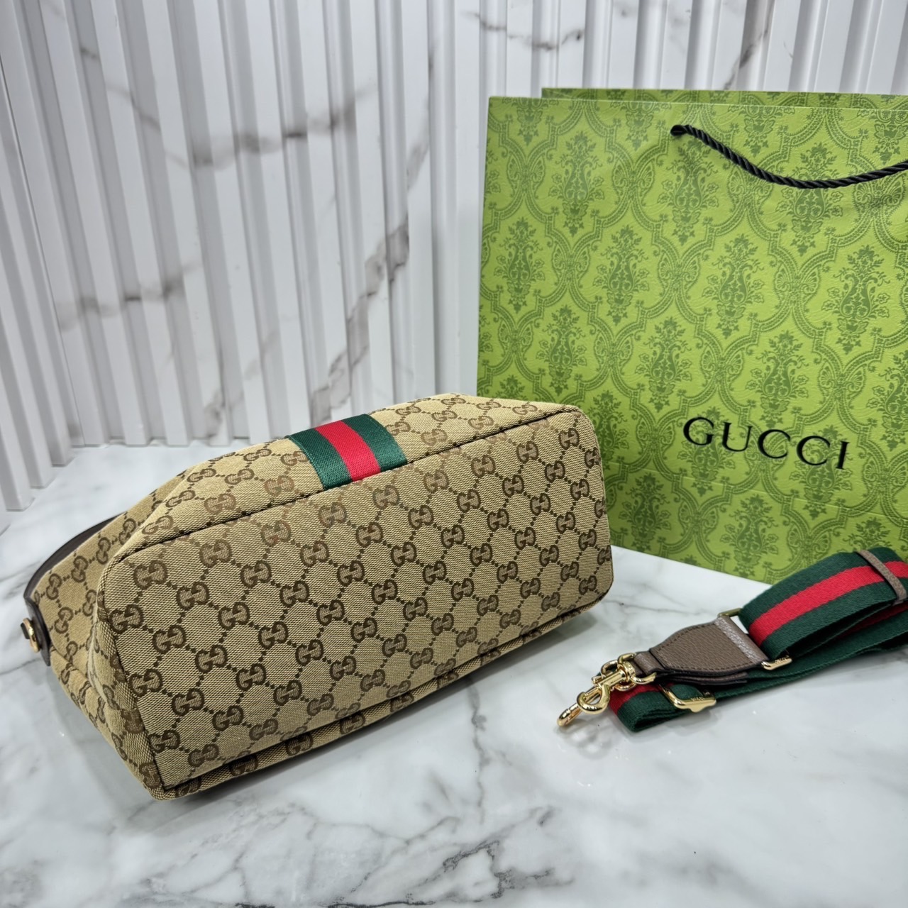 ORI หนังแท้ | GUCCI GG Ophidia Large Shoulder Bag / Gucci Hobo Bag ใหม่ล่าสุด จากเทศกาล Gucci Cruise 2026 กับกระเป๋าถือทรงโฮโบ พร้อมสายสะพาย ยังคงเป็นคอลเลคชั่นตัวเด่น สวยสะบัด! ดีไซน์ทรงยอดฮิตติดกระแสสุดๆ