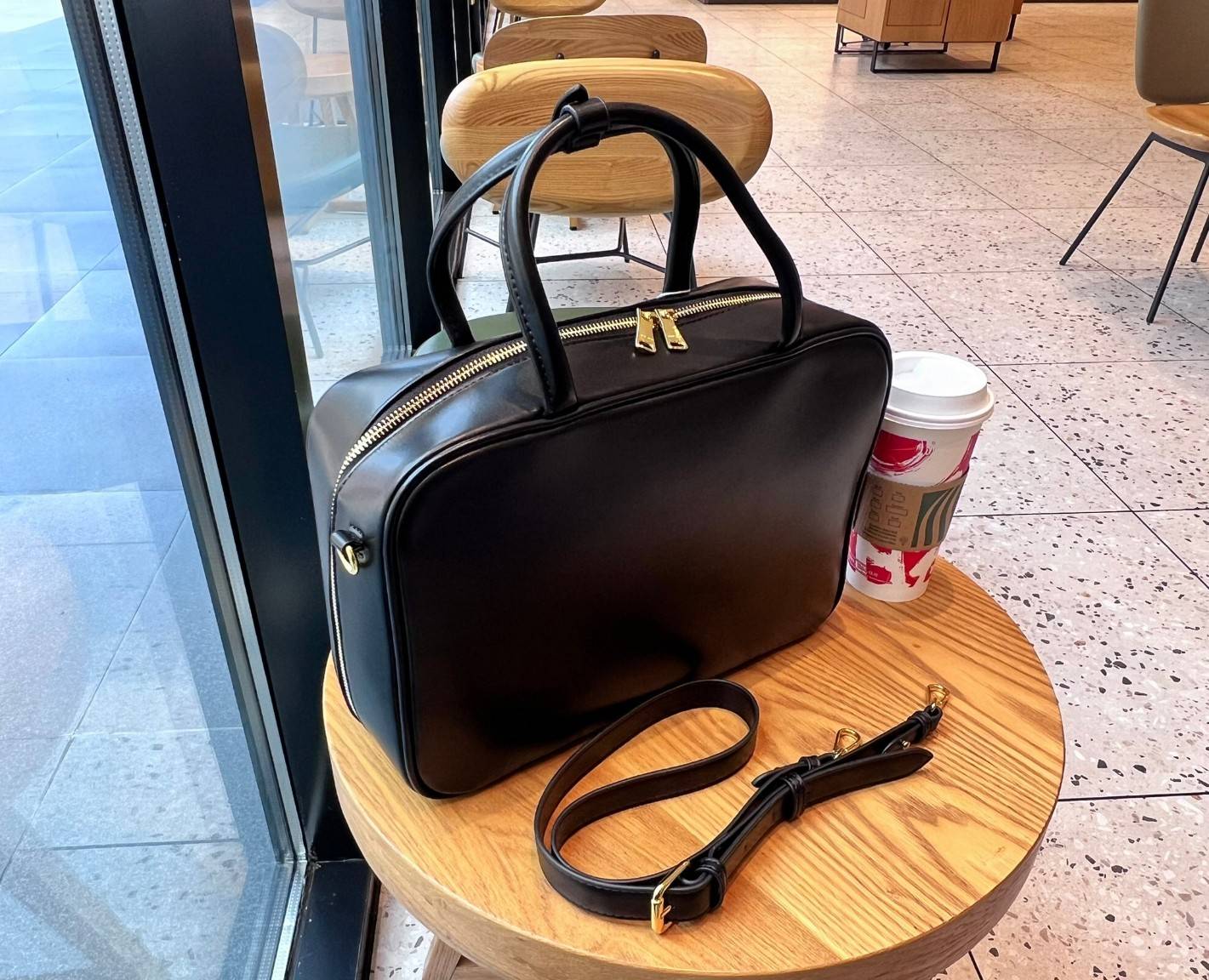 MIUMIU Leather top-handle bag / MIUMIU Boston Bag กระเป๋าถือสะพาย เกรดออริ 1:1 ใช้งานต่างประเทศได้