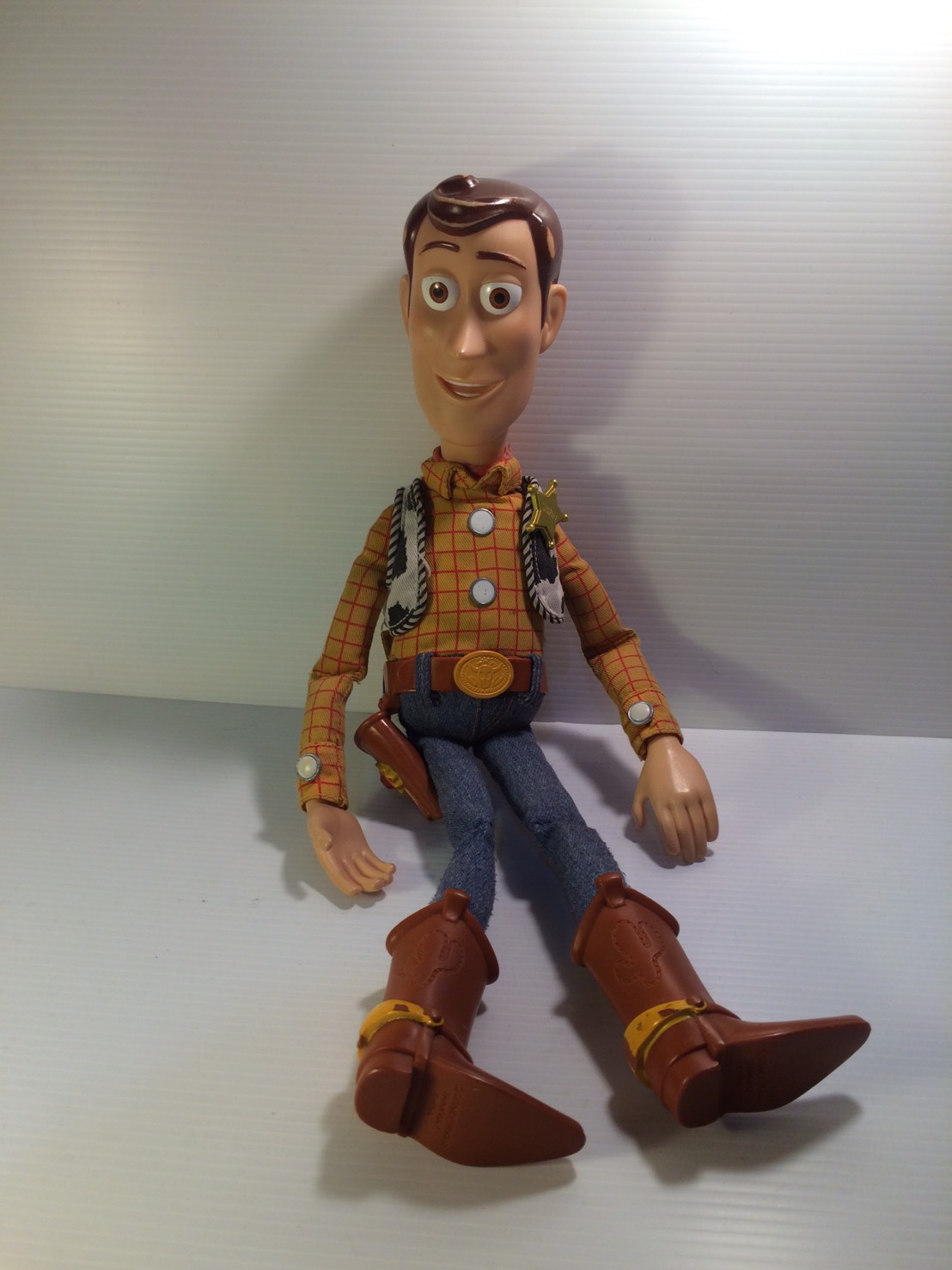 Disney Toy Story 16" Talking Woody pull string doll สูง 16" ดึงหลังแล้วพูดได้หลายประโยคมากค่ะ สภาพตามรูปนะคะ
