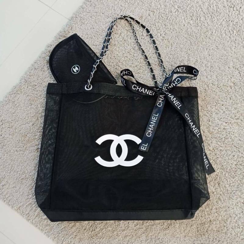 SETคู่สุดคุ้มมม ซื้อ1ได้ถึง2 !!! Chanel Shopping Ribbin bag With Chain With + Cosmetic Pouch กระเป๋าสะพายใบใหญ่ทรง Shopping พร้อมกระเป๋าใส่เครื่องสำอางค์ ใบเล็ก จากงานพรีเมี่ยมกิ้ฟของแท้นำเข้าจาก Chanel Perfume Counter ใบใหญ่วัสดุ Nylon โปร่ง **อะไหล่เงิน