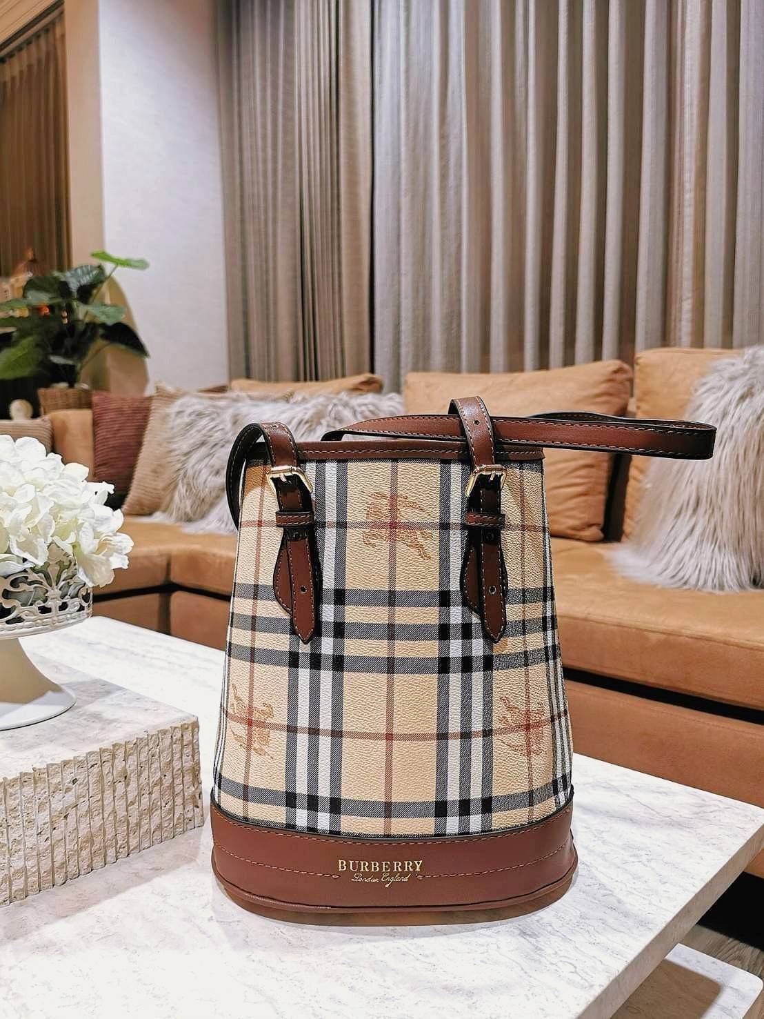 BURBERRY FRAGRANCES VINTAGE BAG กระเป๋าสะพายทรงวินเทจ