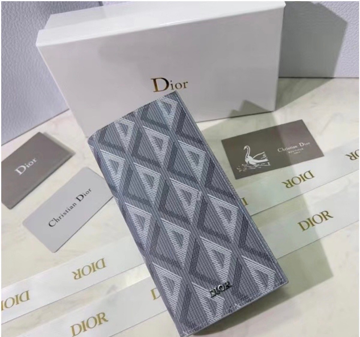 DIOR Vertical Long Wallet Dior CD Diamond Canvas กระเป๋าสตางค์ใบยาว พร้อมส่งที่ไทย ภาพสินค้าถ่ายจากงานขายจริง ใช้งานต่างประเทศได้
