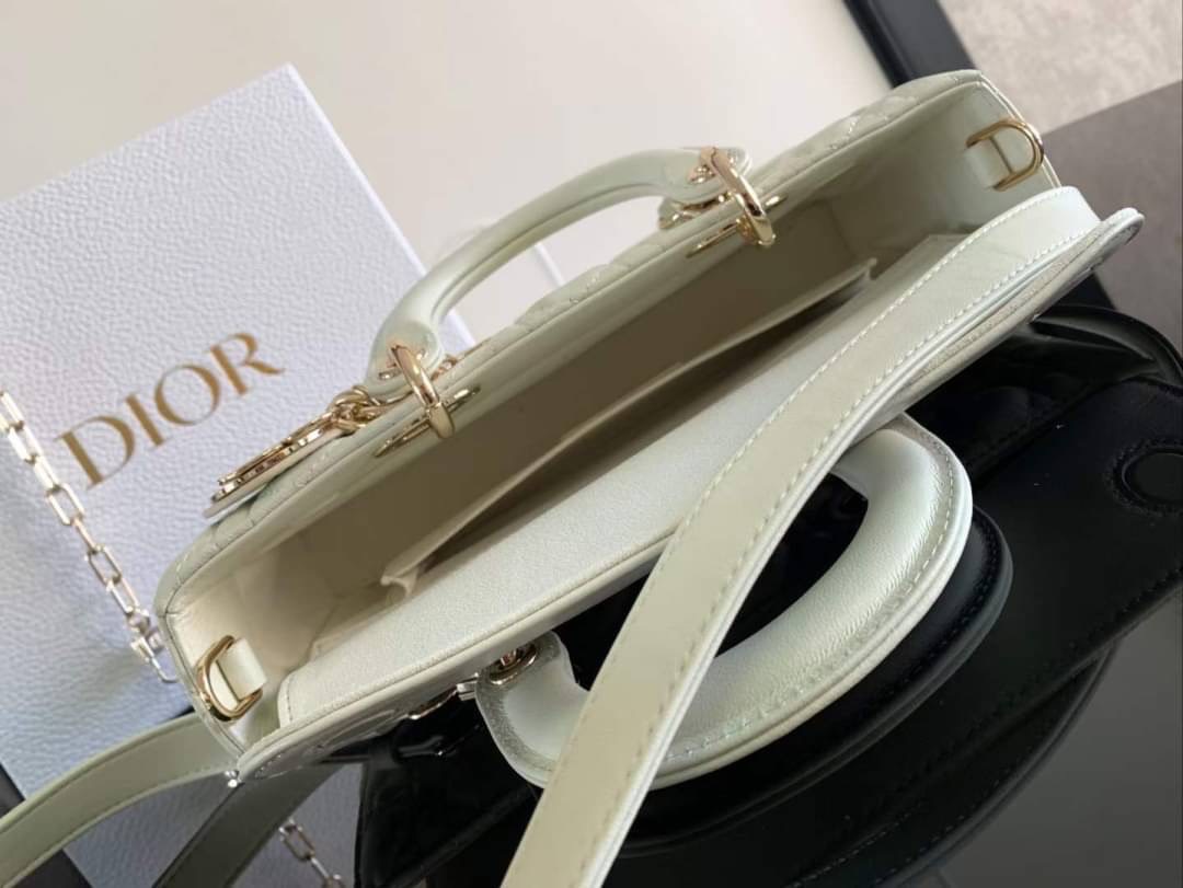 DIOR Medium Lady D-Joy Bag / LADYDIOR กระเป๋าสะพายสง่างามเหนือกาลเวลา เกรดท็อปออริ สลับแท้ 1:1