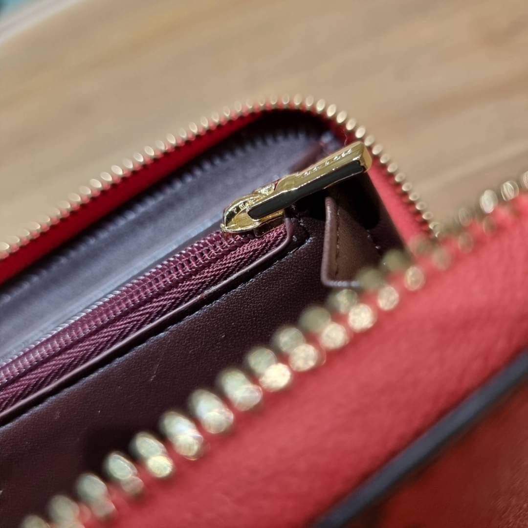 OUTLET 】COACH ACCORDION ZIP WALLET IN SIGNATURE CANVAS F86093 C3287 F98126 กระเป๋าสตางค์ใบยาว น่ารักน่าใช้