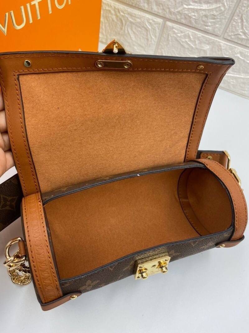 LOUIS VUITTON PAPILLON TRUNK Monogram coated canvas สินค้าออกใหม่ สวยงามมากๆค่ะ ใบจริงน่ารัก น่าใช้มากๆ พกพาสะดวก แนะนำมีติดตัวไว้สักใบไม่ผิดหวังแน่นอน ห้ามพลาดเลยนะคะ!