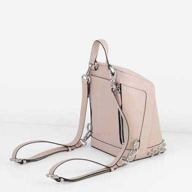 CHARLES & KEITH BACKPACK กระเป๋าเป้สพาย รูปทรงน่ารัก แต่งหมุดให้ look เท่ห์ในตัว ใส่ของได้เยอะ มีซิปเปิดปิดทั้งสองข้าง และกระดุมแม่เหล็ก สวยหรูน่าใช้มากค่ะ