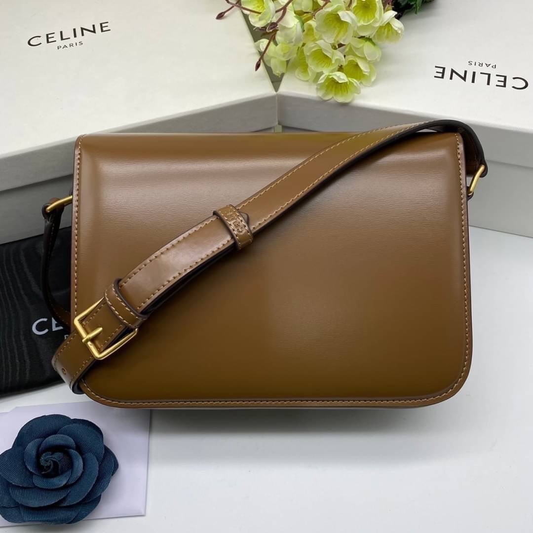 MEDIUM 22cm : CELINE CLASSIQUE TRIOMPHE BAG IN SHINY CALFSKIN / Celine Triomphe Bag / Celine Bag พร้อมส่ง 10 สี เกรดออริ 1:1 กระเป๋าแบรนด์หรูที่ควรมีแห่งปี