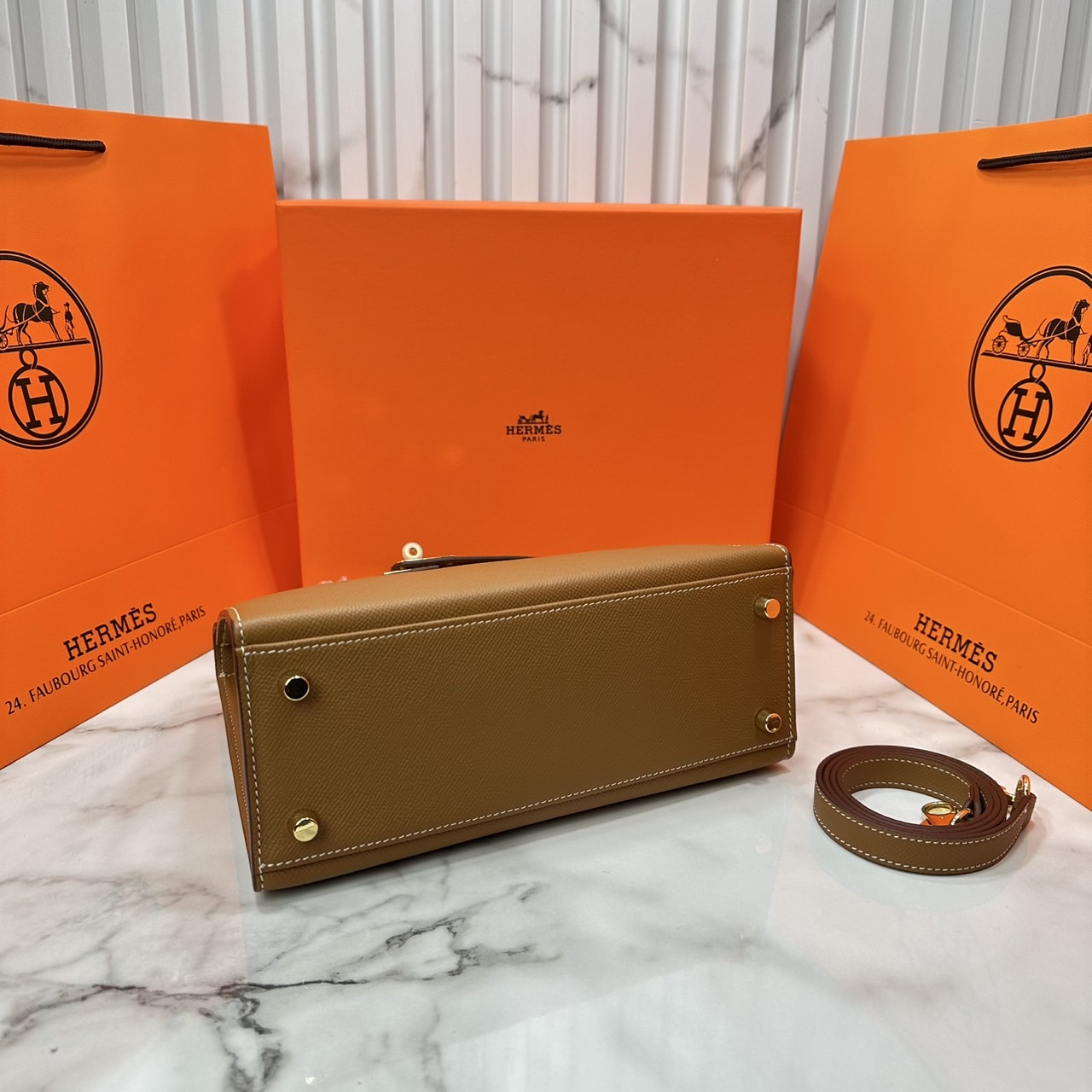 ORI หนังแท้ | Hermes Kelly 25cm กระเป๋าสะพายที่สุดแห่งหรูหราลัคชู นิยามของความสง่างามเหนือกาลเวลา แบรนด์เนมในฝัน งดงามดั่งเจ้าหญิง