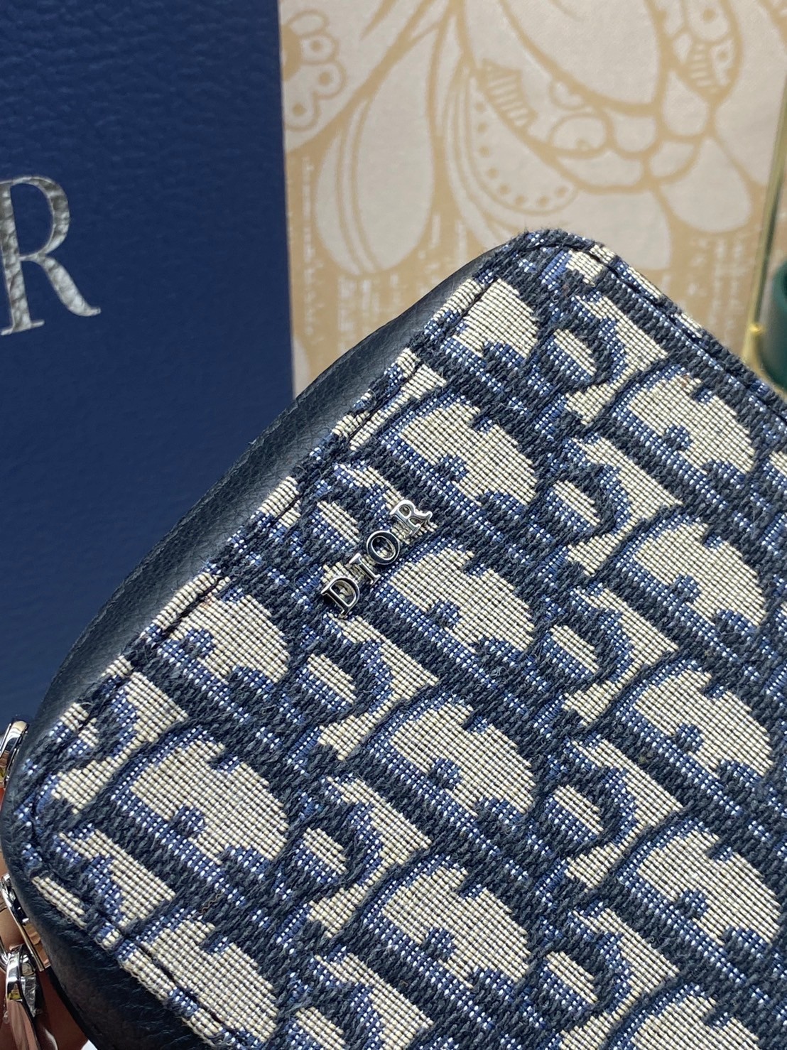 Dior Phone Oblique Bag / Dior World Tour Zip Messenger Pouch Oblique เกรดออริจินอล ได้ใจหนุ่มๆไปเลยใบนี้!! หลงรักตั้งแต่แรกเห็นมีอยู่จริง!!