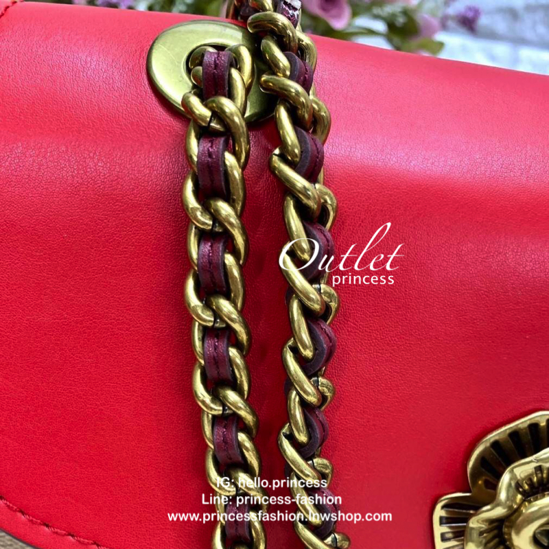 COACH PARKER SIGNATURE SHOULDER BAG กระเป๋าสะพายข้าง/ crossbody หนังแกะแท้ น้ำหนักเบา สวยหรู เปิดปิดกระเป๋าแบบหมุนล็อค อะไหล่รูปเป็นดอกคามิเลีย ภายในกระเป๋ากว้าง แบ่ง 2 ช่องหลัก ช่องซิปคั่นกลางเป็นสัดส่วน ใส่ wallet ยาว ของส่วนตัวใช้ได้ บุหนังกลับผสมกำมะห