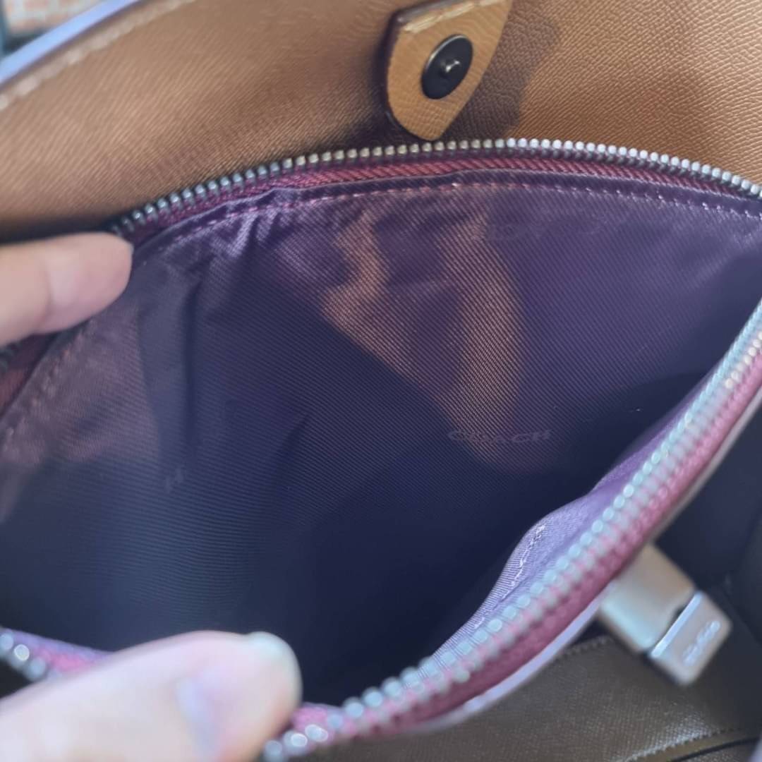 COACH WILLOW SHOULDER BAG ((C2745//C2590//C2621)) พร้อมส่งที่ไทย รุ่นแนะนำค่ะ🔥🔥 🔺กระเป๋าหิ้ว//คล้องไหล่//สะพายข้าง สุดคุ้ม! หนังแท้ชั้นดี ได้ไปหลงรักแน่นอนค่ะ หนังสวยมากๆ😘 🔺ตัวกระเป๋าแบ่งเป็นสองช่องหลัก ด้านนึงเป็นแ